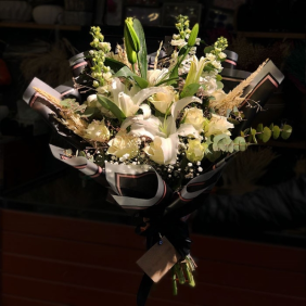  Çankaya Çiçekçiler Royal White Bouquet - Asil Beyaz Buket Tasarımı